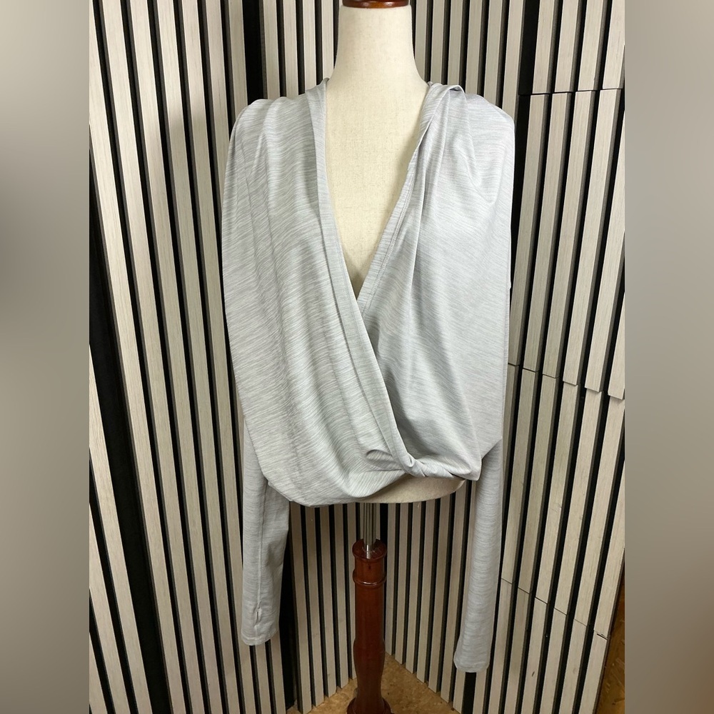 ZYIA Light Gray Activewear Top, Sz L
